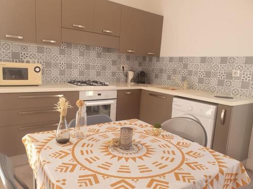 Studio mitoyen à la campagne vue sur la mer