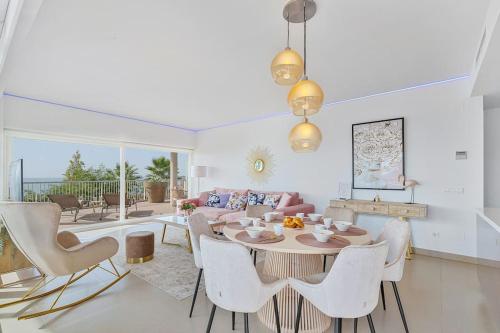 Stylish apartment with oceanview