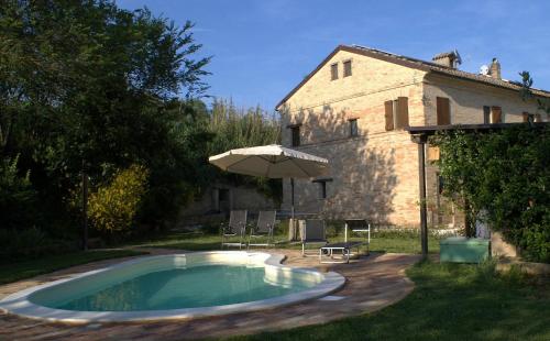 Afbeelding uit fotogalerij van Casa il Girasole con piscina nelle Marche in Macerata