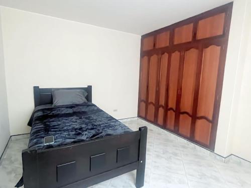 Een bed of bedden in een kamer bij CasaBlanca Avcircunvalar