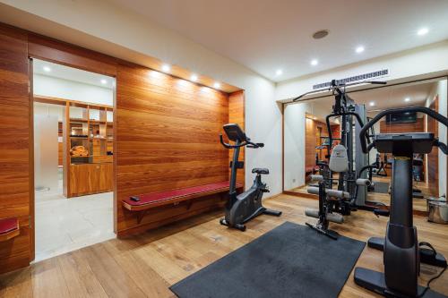 Γυμναστήριο ή/και όργανα γυμναστικής στο Peakture Hotel