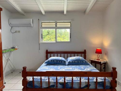 Ένα ή περισσότερα κρεβάτια σε δωμάτιο στο Appartement T3 spacieux et climatisé à Trois-Rivières