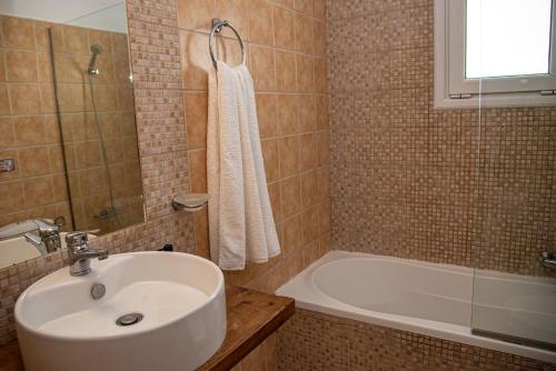 Ένα μπάνιο στο My Corfu Luxury Villa with private pool