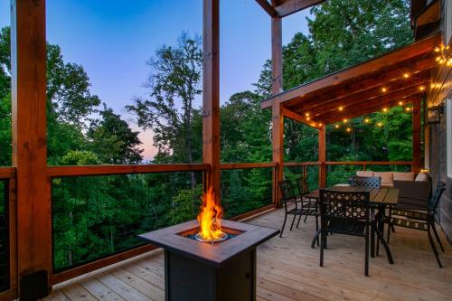 Fotografie z fotogalerie ubytování The Sundrop Hot Tub Game Room Community Pools v destinaci Gatlinburg