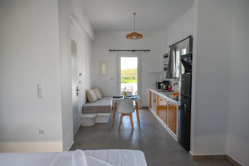 Oliva Naxos Apartments