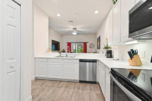 Cristina's Tropical Villa/ Just minutes from Disney! photo 15