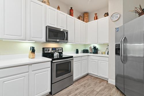 Cristina's Tropical Villa/ Just minutes from Disney! photo 16