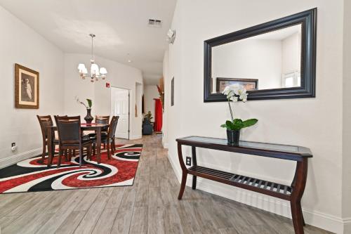 Cristina's Tropical Villa/ Just minutes from Disney! photo 10