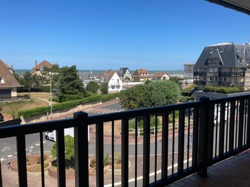 Appartement proche plage avec balcon, 4 couchages, parking privé, idéal pour familles! - FR-1-712-26