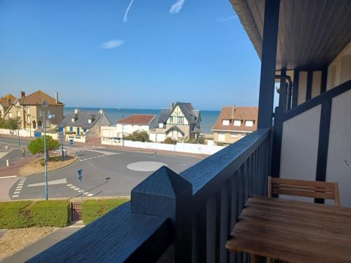 2 pièces avec balcon à 2 pas de la plage - FR-1-712-4