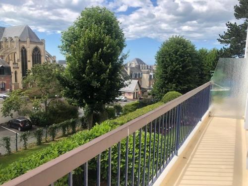 Appartement 2 pièces cosy au centre-ville, à 2 pas de la plage avec parking - FR-1-712-35