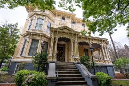 HI Sacramento Hostel in Elk Grove