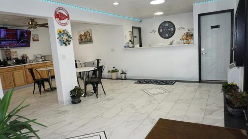 Εστιατόριο ή άλλο μέρος για φαγητό στο Lakes Inn