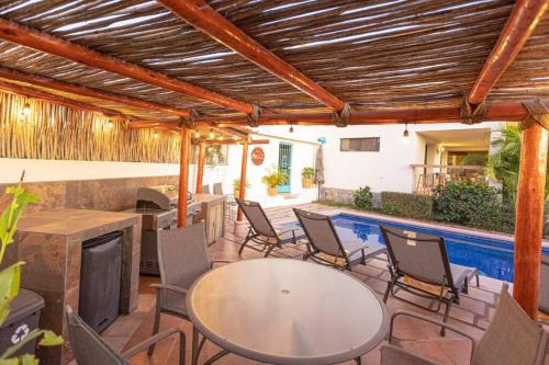 Αίθριο ή υπαίθριος χώρος στο 3 Bed 4 bath Ocean View with Heated Pool.