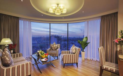 Ruang duduk di Athena Hotel