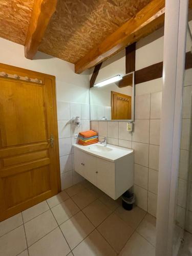 Ένα μπάνιο στο Auberge des Sauterelles