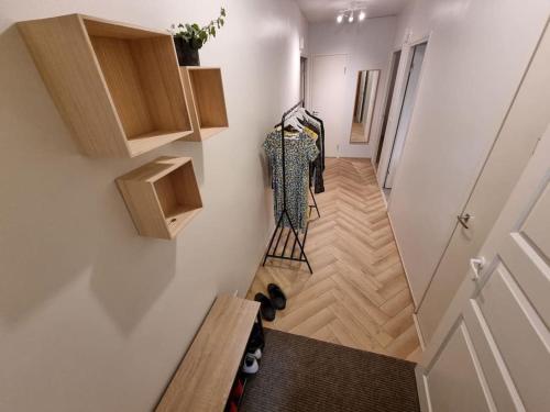 an overhead view of a hallway in a tiny house at Viihtyisä kaksio keskeisellä sijainnilla in Lappeenranta