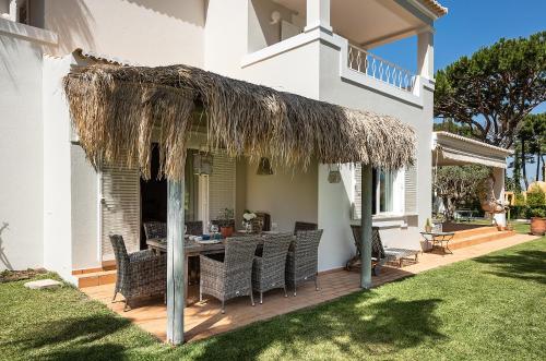 Villa Sunset,sleeps 9,heatable pool,walk to marina