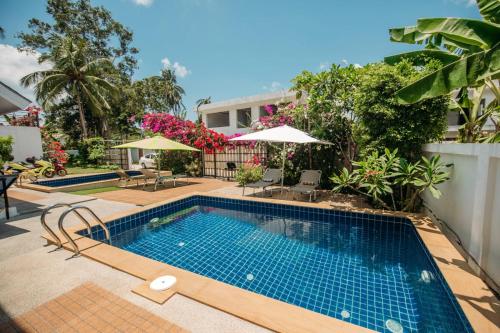 Bassein majutusasutuses Alexander j Bophut või selle lähedal