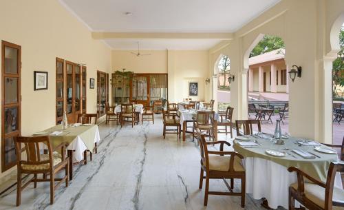Restaurace v ubytování Dev Vilas