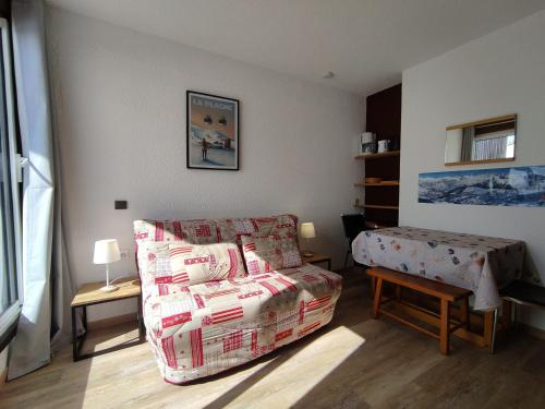 Photo de la galerie de l'établissement Studio fonctionnel au pied des pistes avec grand balcon - FR-1-181-2584, à Aime La Plagne