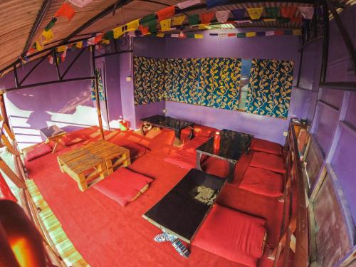 Zona de estar de Aarogya Hostel and Restaurant
