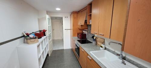 Kuchyň nebo kuchyňský kout v ubytování Luxury apartment in the heart of Moraira & 200mtrs from the sea