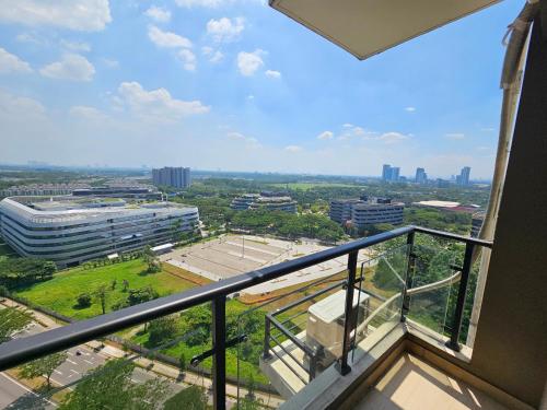 Балкон или терраса в Apartement Sky House BSD TL19D By LiviRooms