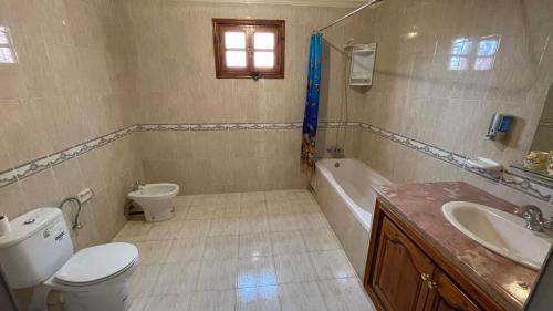 Maison de ville agréable avec un patio marocain