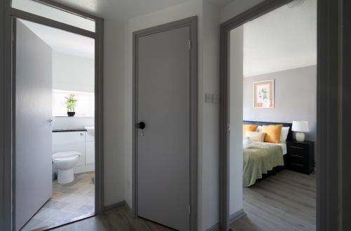 Gallery image of Get Away Home With Hot Tub Sleeps 4 in Peacehaven