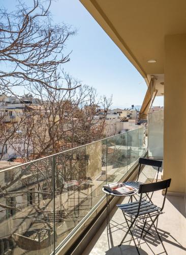 Imagen de la galería de The H Experience - Stylish 2BD apt with balcony in Heraklion center, en Heraclión