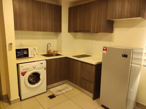 Gallery image of HB305-2 bedroom-WiFi-Netflix-Parking-Swimming Pool, 3057 in Cyberjaya
