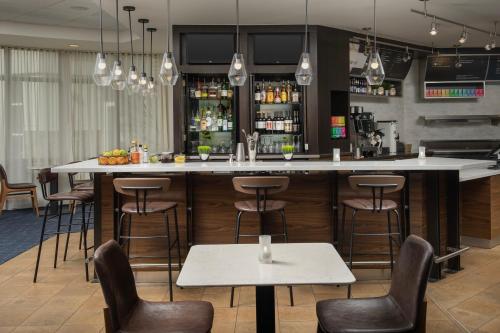 Courtyard by Marriott Seattle Kirkland Image