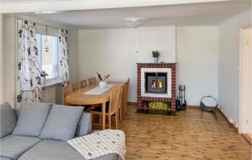 Ruang duduk di Pet Friendly Home In Lidköping