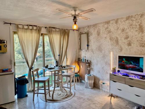 Luxurious Studio in Cannes 450m from sea with Terrace and Air Conditioning and private Parking