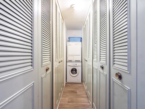 Photo de la galerie de l'établissement Spacieux appartement 3 pièces avec balcon, proche pistes et commerces, WIFI inclus - FR-1-502-481, à Tignes