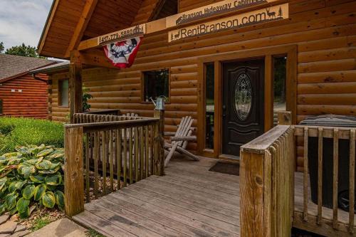 Branson Hideaway Cabin with GameRoom – Photos 5