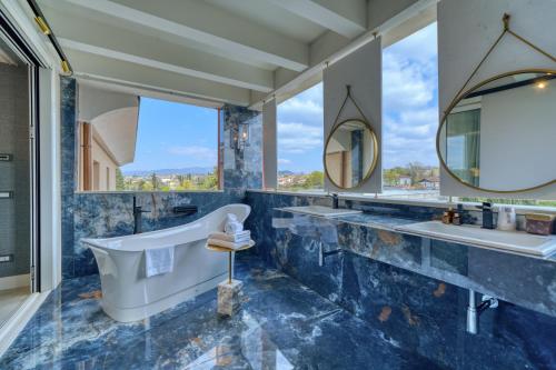 Kúpeľňa v ubytovaní Palazzo della Scala Spa Hotel Suites & Apartments