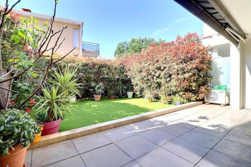 Oasis design grand T3 au calme à Fréjus avec jardin privé