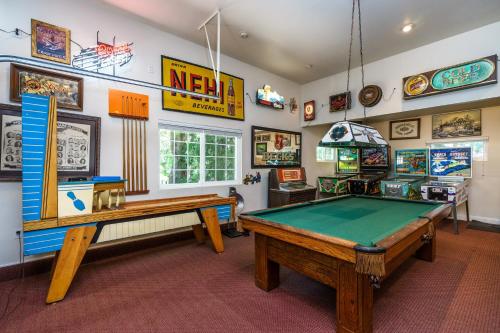 Creme De La Creme 1 Pet Friendly Home