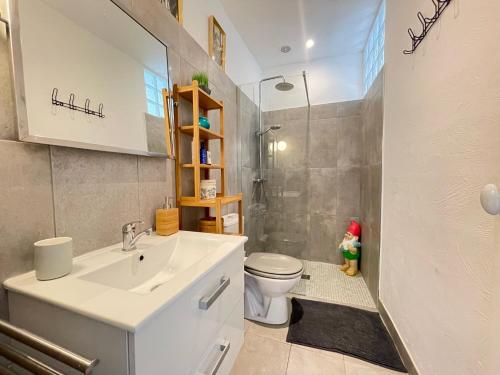 Koupelna v ubytování Nice Renting - BONAPARTE - Luxury Loft Trendy neighborhood - AC - fully equipped