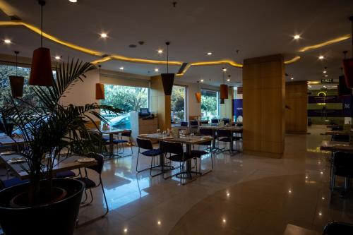 Mango Grove Hotelにあるシーティングエリア