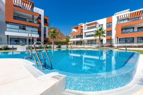 Apartment with big pool and close to beach!