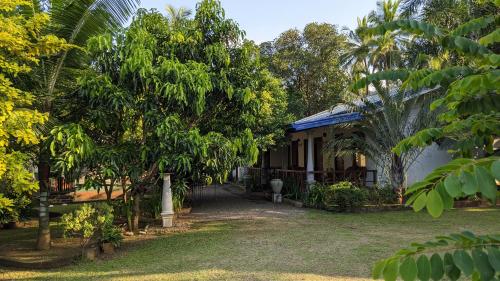 Κήπος έξω από το Avian Garden Udawalawe