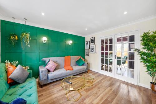 Designer House in Bristol - Hot Tub - Sleeps 10 photo 10
