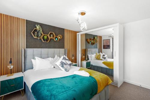 Designer House in Bristol - Hot Tub - Sleeps 10 photo 7