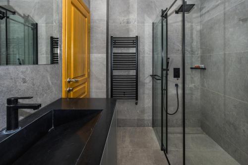 Kylpyhuone majoituspaikassa Art of Living luxury suite