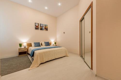 Фотография из галереи 2к квартира між Майданом та Софією Київською в Киеве