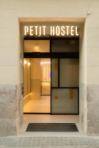 Petit Hostel Palacio Real photo 73