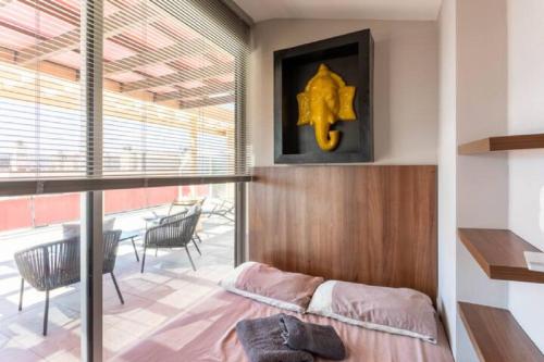 Centrally located flat with sea view terrasse